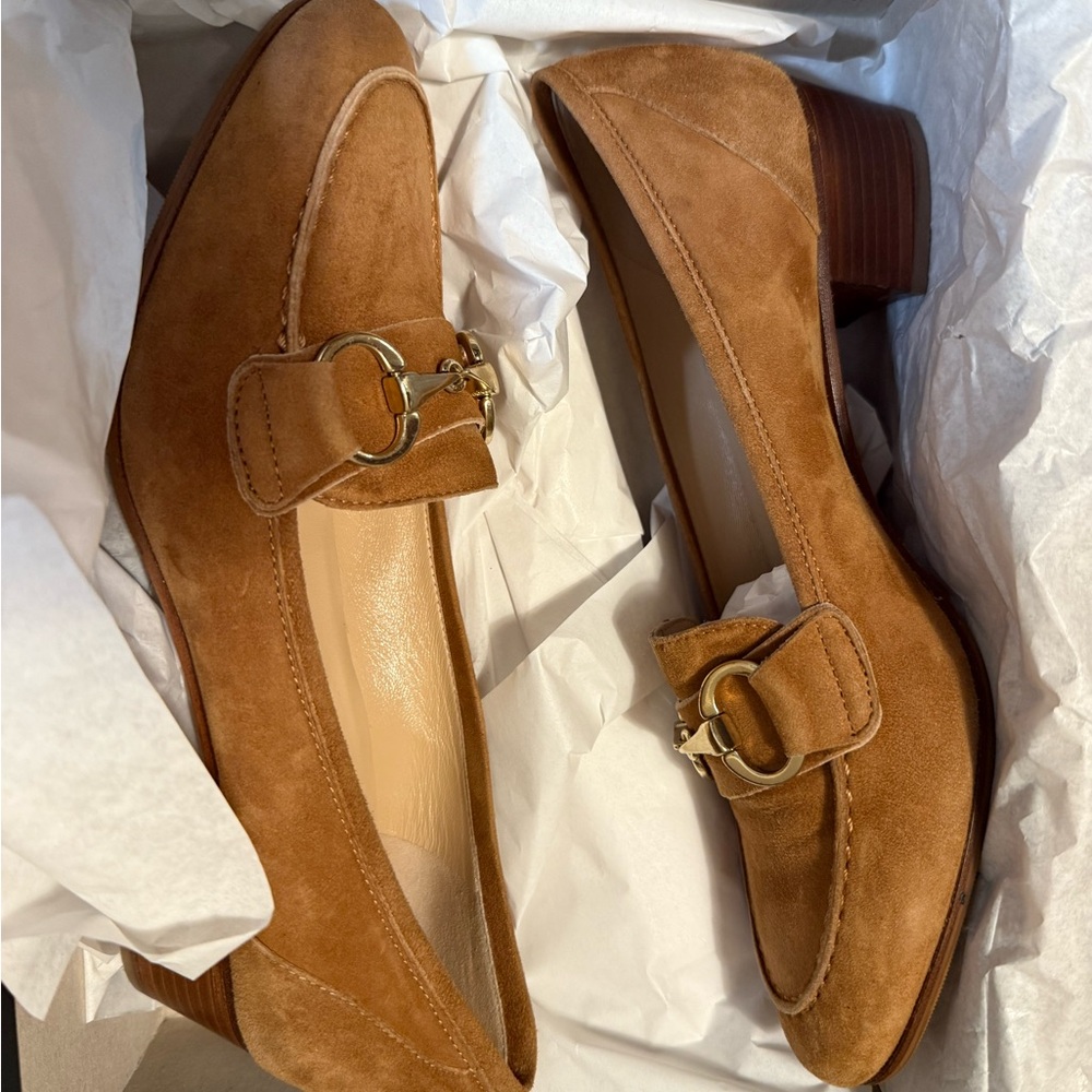 Elegant Tan Loafers with Gold Buckle from Marzio